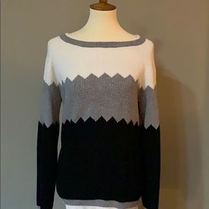 NWOT Volution ladies sweater